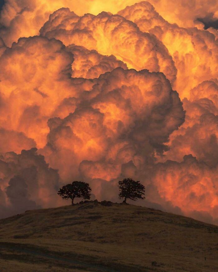 The Most Spectacular But Eerie Effect Was Produced By Towering Thunder Clouds That Were Photographed During A Sunset