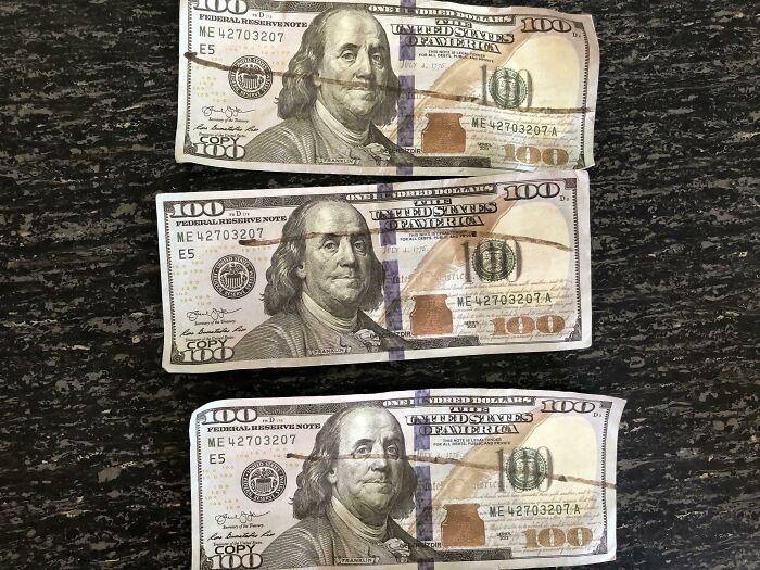 A Lady Tried To Play Me With A $300 Worth Of Counterfeit Bills
