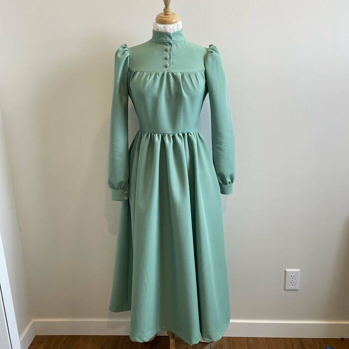 I Made Sophie Hatter’s Dress From Howl’s Moving Castle. (More In Comments)