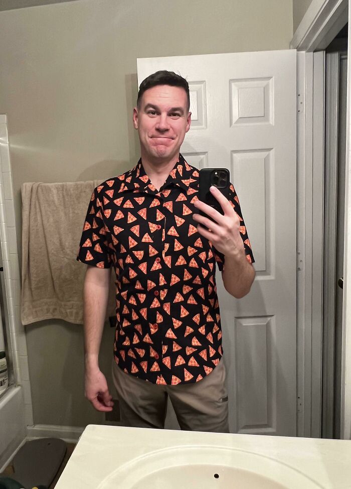 My Second Project: Pizza Shirt! Still Hooked
