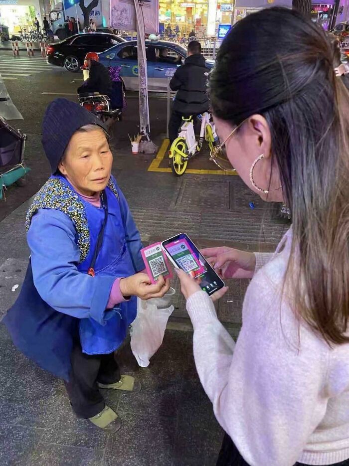 If You Don’t Have Cash, Beggars In China Will Accept Payment Through WeChat