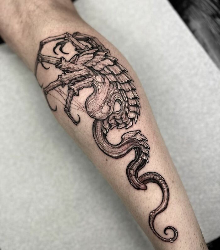 Face-hugger type alien tattoo