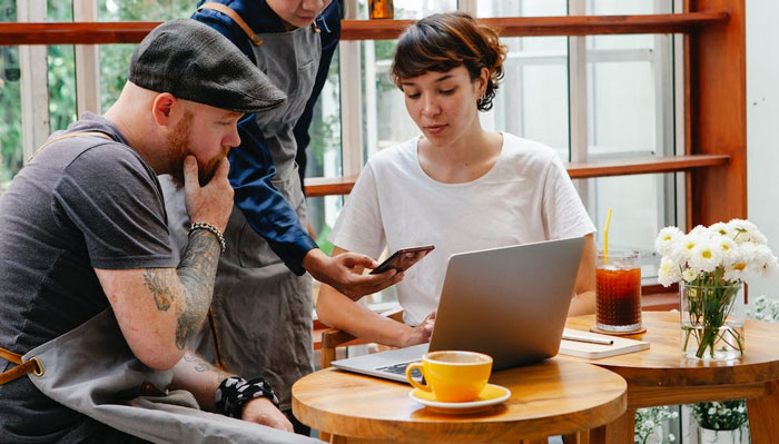 Heavy Door Falls On Employee, Boss Screams At Her Instead Of Helping, Comes To Regret It Greatly Heavy Door Falls On Employee, Boss Screams At Her Instead Of Helping, Comes To Regret It Greatly
