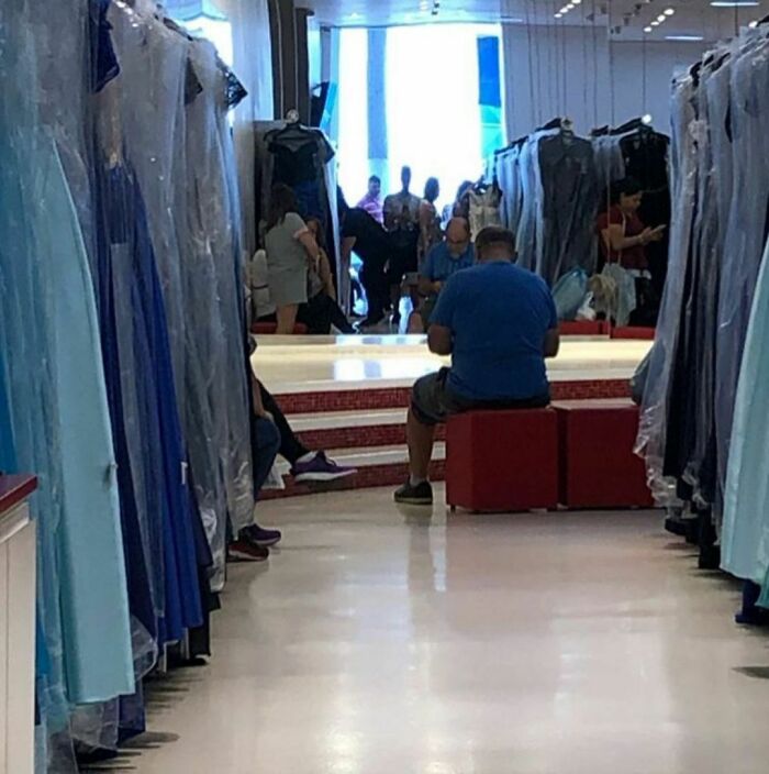 Funny-Miserable-Men-Waiting-Women-Shopping