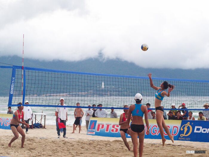 Although The Camera Is Starting To Have A Slow Image Processing Speed (After 10 Years Of Launch), I Still Have The Patience To Use It For Sports Photography