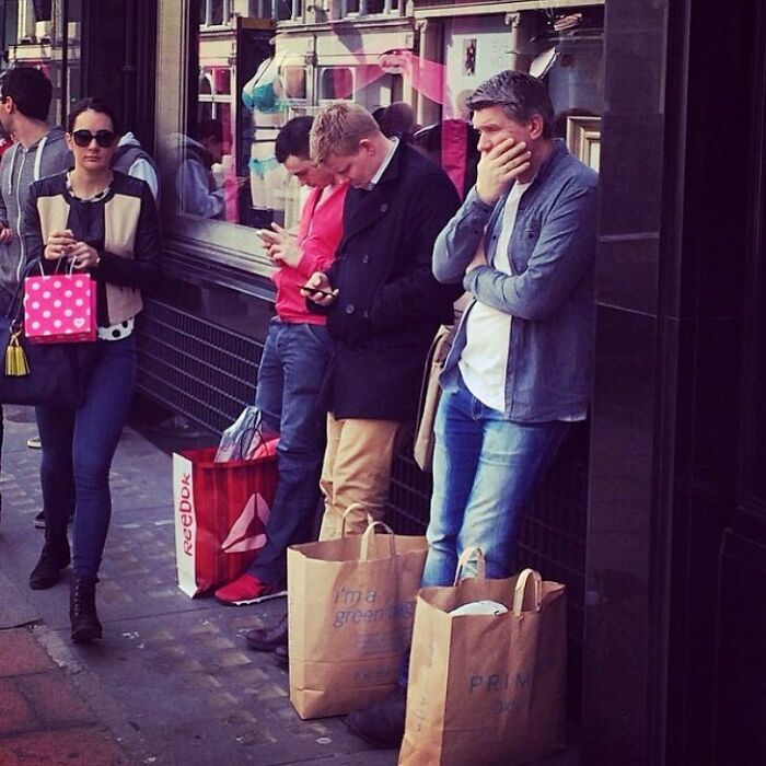 Funny-Miserable-Men-Waiting-Women-Shopping