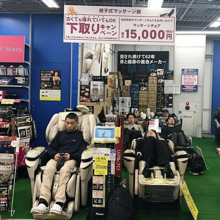 Funny-Miserable-Men-Waiting-Women-Shopping