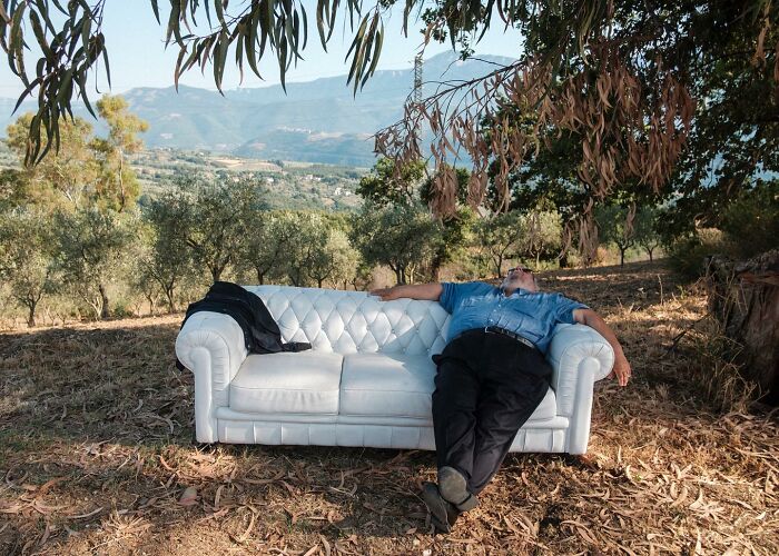 British Photographer Continues To Take Honest Wedding Photos (New Pics)