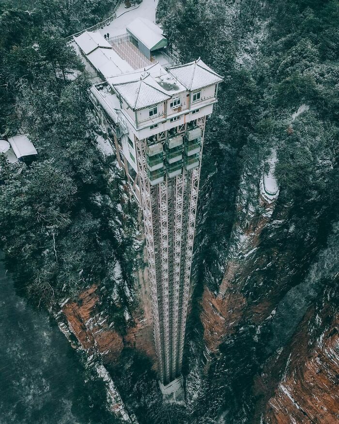 World’s Tallest Outdoor Elevator Climbs An Amazing 1,070 Feet Up A Mountain Cliff In Zhangjiajie, China