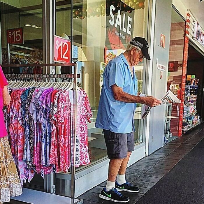 Funny-Miserable-Men-Waiting-Women-Shopping