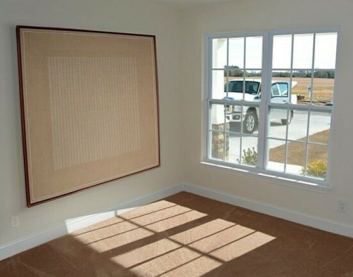 Great-Art-In-Ugly-Rooms