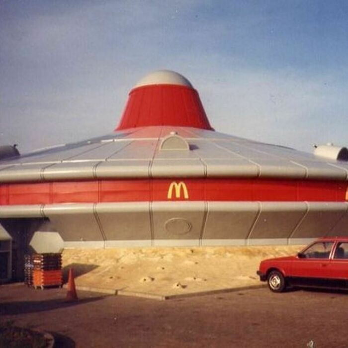 During The 90s, Cambridgeshire Had Its Own Flying Saucer-Shaped Mcdonald’s!