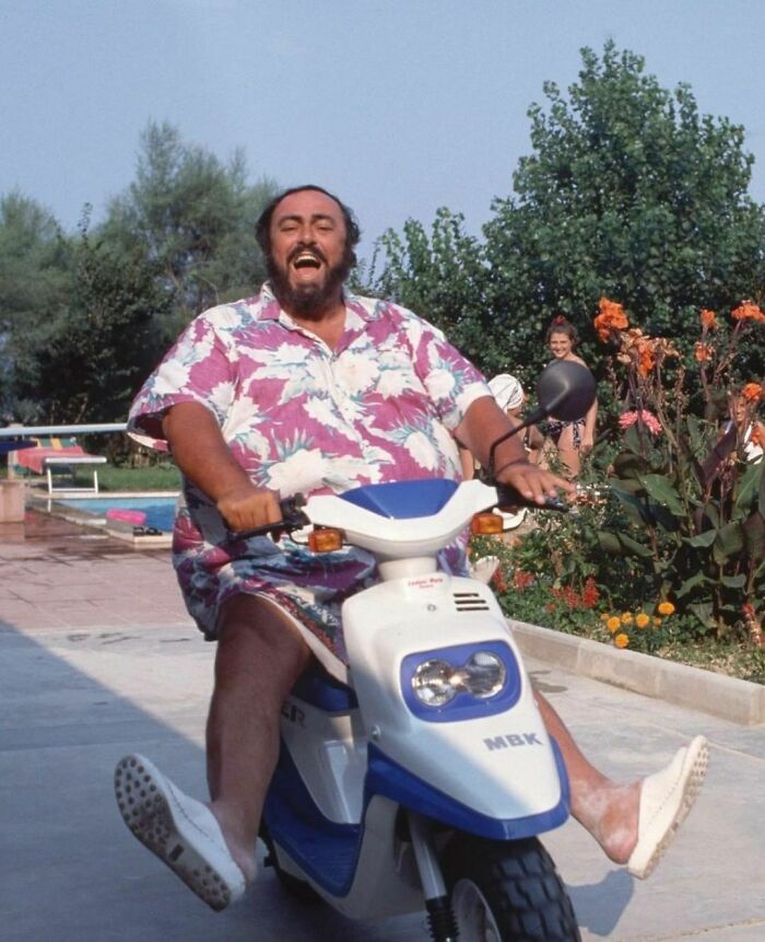 Pavarotti en scooter