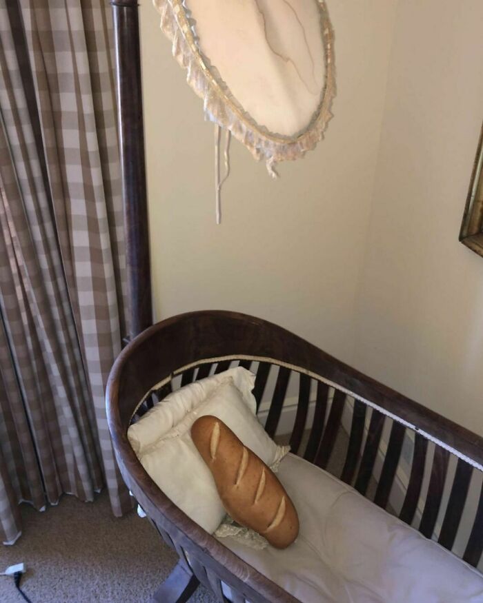 Finding-Baguettes-In-Unusual-Places