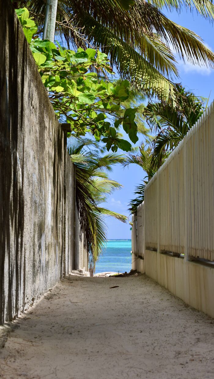 An Alleyway To The Beach In San Pedro, Belize