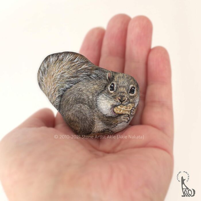 Japanese Artist Turns Rocks Into Cute Little Animals (New Pics)