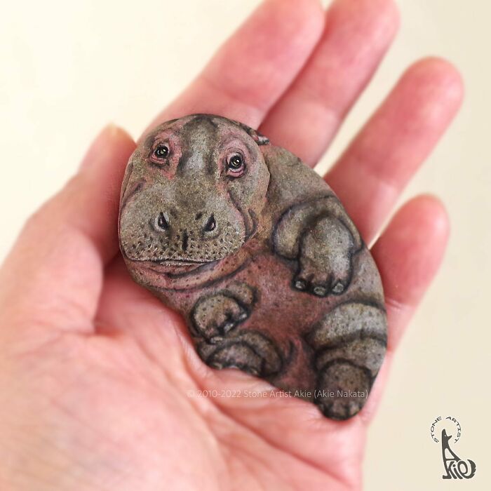 Japanese Artist Turns Rocks Into Cute Little Animals (New Pics)