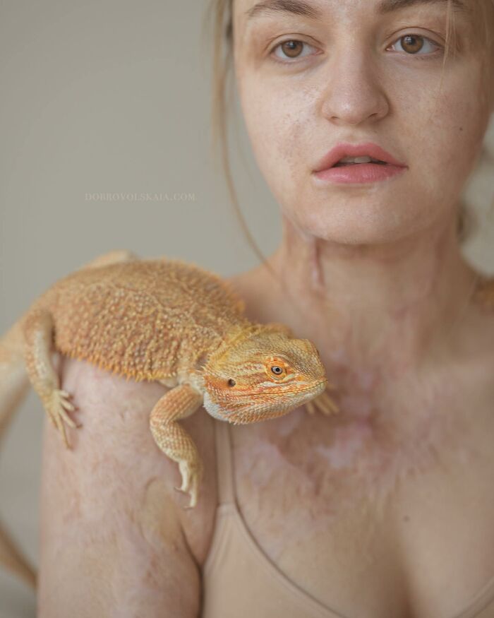 Photographer Creates Stunning Photo Shoots To Highlight The Close Bond Between Humans And Animals (New Pics)