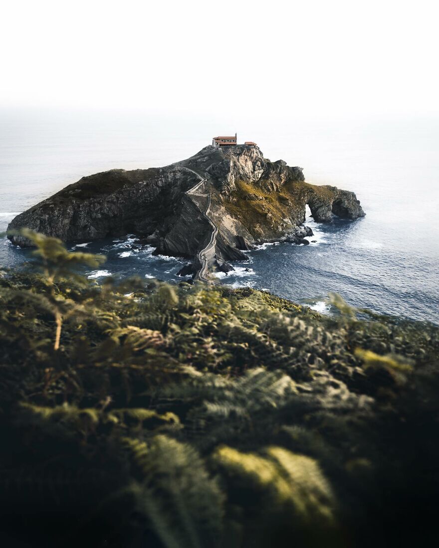 Photographer Travels The World Capturing Incredible Moments