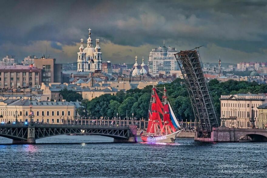 Street Photography By Alexander Petrosyan (New Pics)