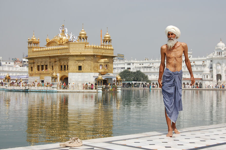 Sikh Pilgrim At The Harmandir Sahib (Golden Temple) In Amritsar, India By Paulrudd