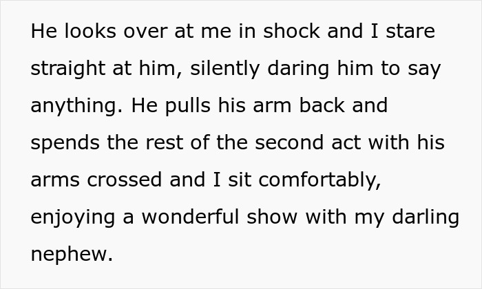 Woman Wreaks Petty Revenge On Fellow Theatergoer After Continuously Getting Elbowed During The Show Woman Wreaks Petty Revenge On Fellow Theatergoer After Continuously Getting Elbowed During The Show