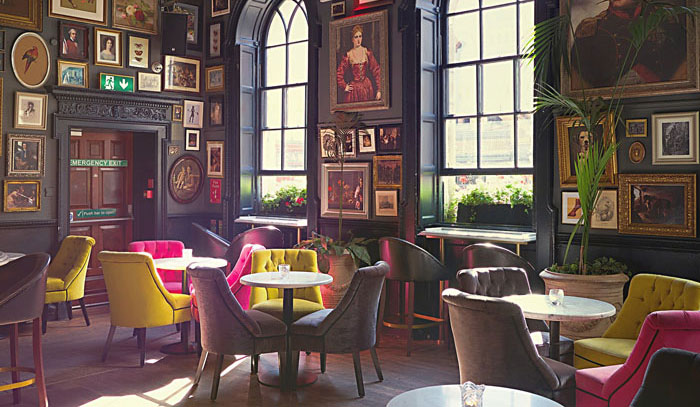 Man Acts Strange During First Date, Woman Thinks He ‘Tested’ Her And Ends It Right Away