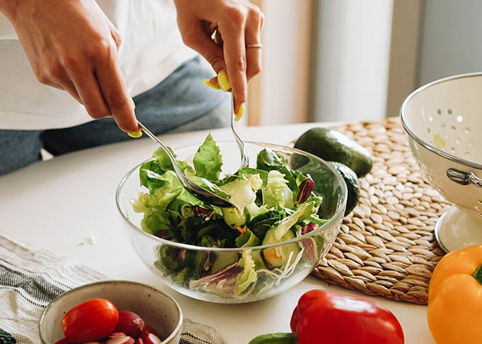 “AITA For Adding Meat To My Girlfriend’s Vegan Dishes?”