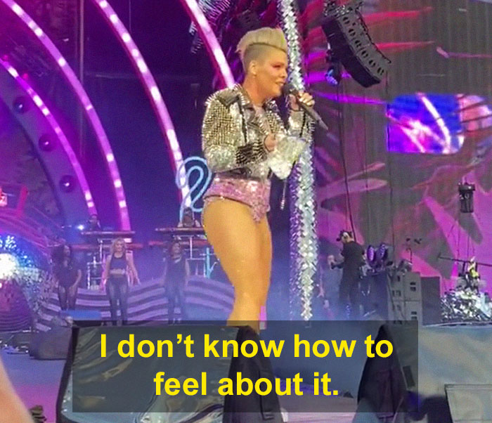 Cardi B Was Splashed By A Drink Thrown By Fan While She Was Performing, So She Fought Back Cardi B Was Splashed By A Drink Thrown By Fan While She Was Performing, So She Fought Back