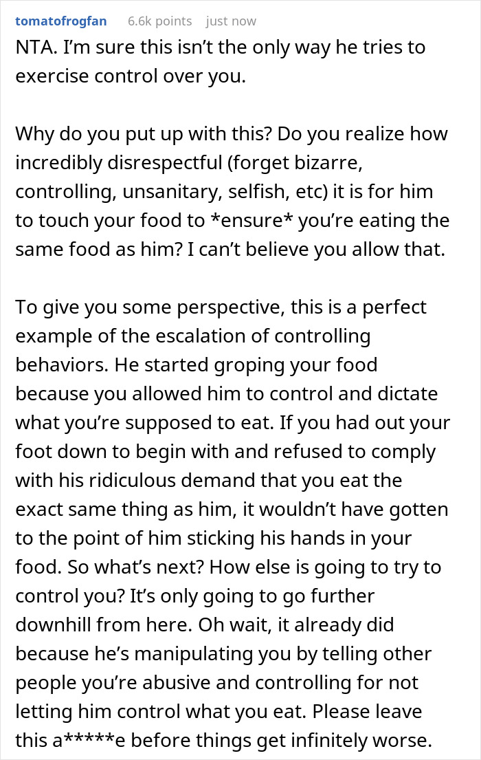 Couple Quarrels After Blind BF Touches GF's Food To Make Sure She Ordered The Same Dish He Did Couple Quarrels After Blind BF Touches GF's Food To Make Sure She Ordered The Same Dish He Did