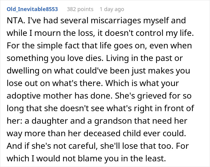 Woman Had To Visit Mom’s Miscarriage Grave All Her Youth, Loses It When Her Kid Gets Forced Too Woman Had To Visit Mom’s Miscarriage Grave All Her Youth, Loses It When Her Kid Gets Forced Too