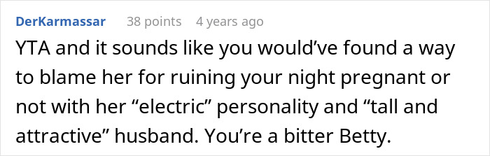 Bride Turns To The Net For Sympathy After Her Wedding Was ‘Ruined’, Gets A Reality Check Instead Bride Turns To The Net For Sympathy After Her Wedding Was ‘Ruined’, Gets A Reality Check Instead