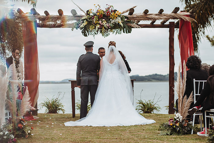 "What’s The Cringiest Thing You’ve Seen A Bride And Groom Do For Their Wedding?" (40 Answers)