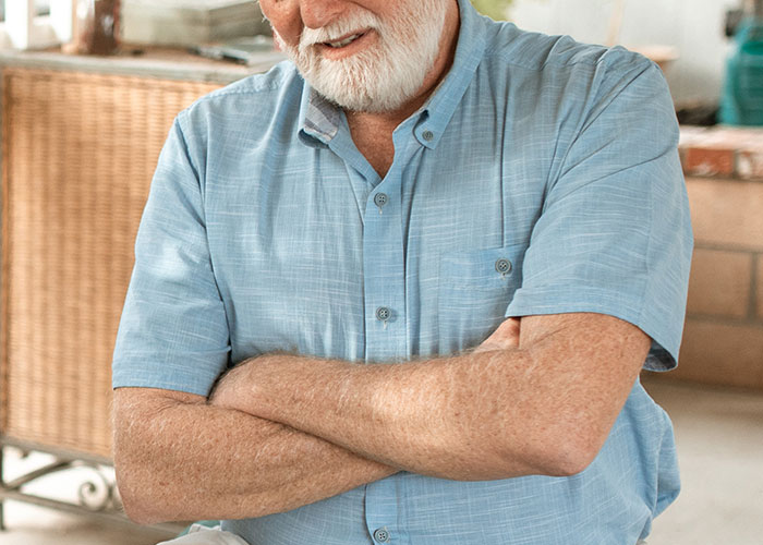 Dad Wants Son To Throw A Wedding For Under $10k Like He Did In The ‘80s, Gets Brought Back To 2023 Dad Wants Son To Throw A Wedding For Under $10k Like He Did In The ‘80s, Gets Brought Back To 2023