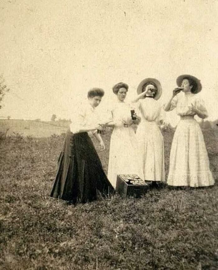 Teachers On Spring Break, 1910