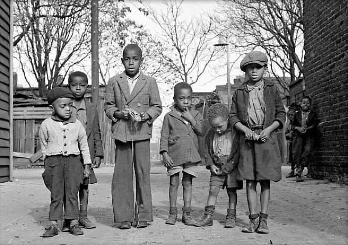 A Group Of Young Boys In The Early 1940s, Washington
