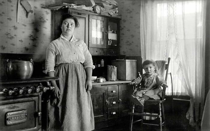 Mother & Child In The Kitchen, 1910