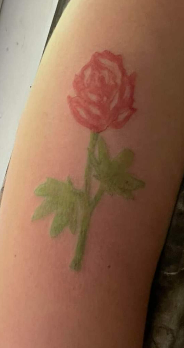 No paran de presumir de tener tatuajes gratis y luego se ven así