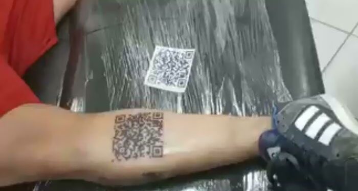 Fan del River Plate se tatuó un código QR que llevaba a un video con los goles de la final. El video se borró al día siguiente