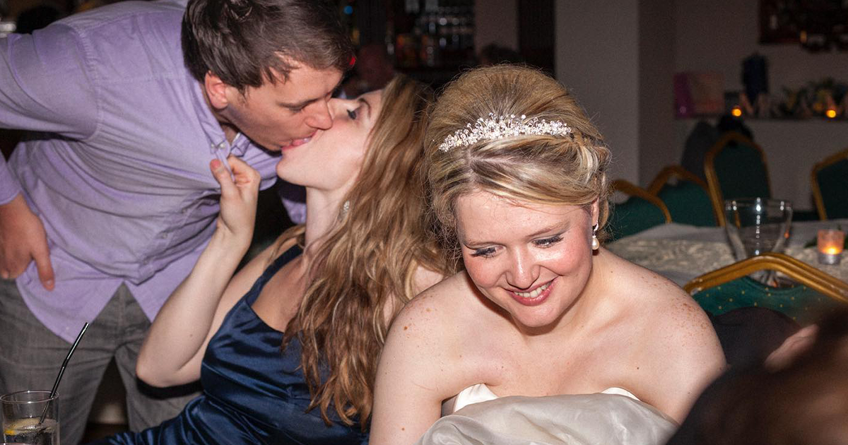 'Not A Wedding Photographer' Captures The Chaos Of People's Special Day (25 New Pics) - Vimarsana News