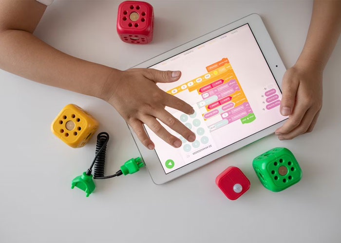 “I Simply Left”: Guy’s Wholesome Birthday Gift For Niece Makes Him An Unwelcome Guest “I Simply Left”: Guy’s Wholesome Birthday Gift For Niece Makes Him An Unwelcome Guest