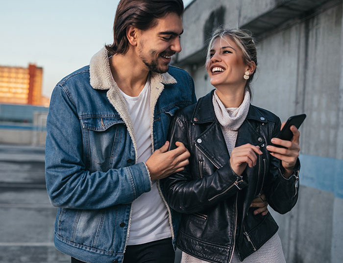 Guy Asks If He Was A Jerk For ‘Silencing’ His GF, The Internet Gives Him A Reality Check About Her Guy Asks If He Was A Jerk For ‘Silencing’ His GF, The Internet Gives Him A Reality Check About Her