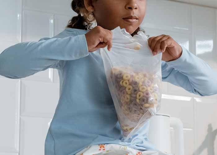 Mom Asks If She Handled The Situation Over Struggling SIL’s Food Like A Jerk, Gets No Sympathy Mom Asks If She Handled The Situation Over Struggling SIL’s Food Like A Jerk, Gets No Sympathy