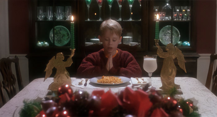 Kevin McCallister eating and praying from Home Alone