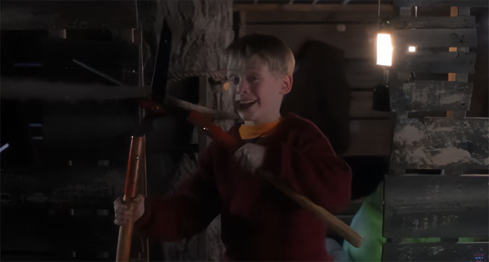 Kevin McCallister cutting rope from Home Alone