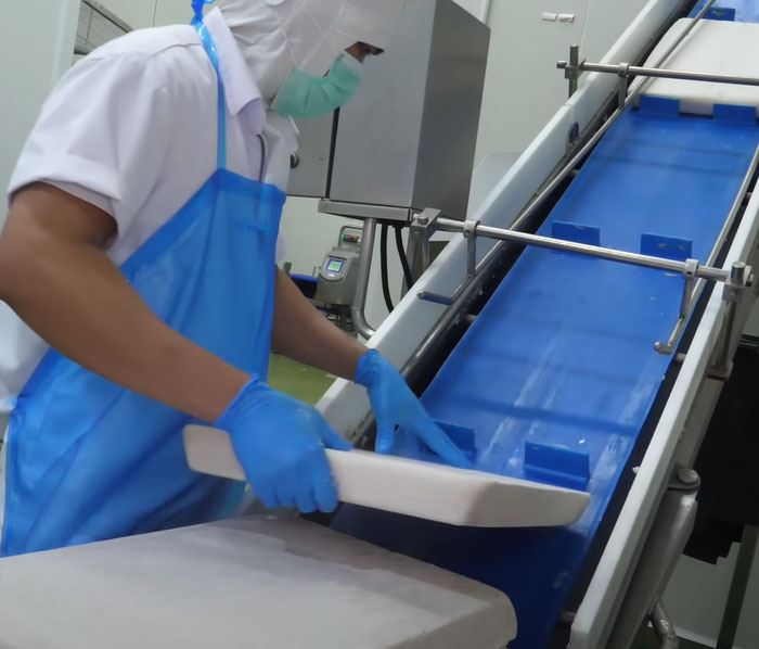 After Video From Crab Stick Factory Goes Viral, People Refuse To Eat Them Ever Again After Video From Crab Stick Factory Goes Viral, People Refuse To Eat Them Ever Again