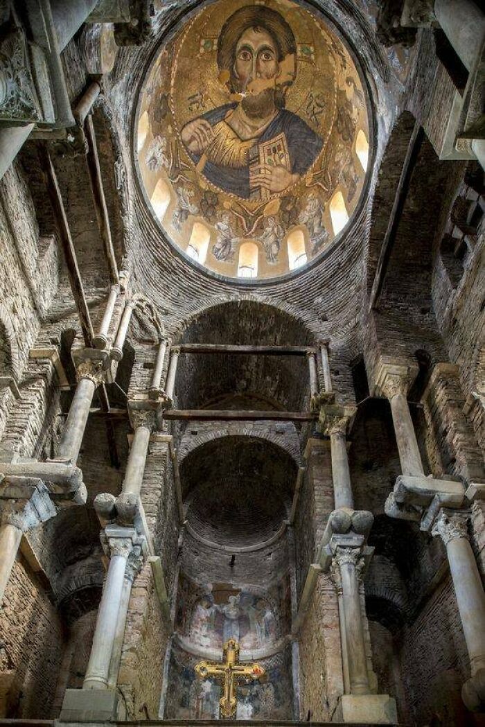 Parigoritissa Or Paregoretissa Church Is The 13th-Century Byzantine Metropolitan Church Of The Greek City Of Arta
