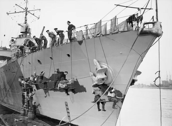 French Destroyer Le Triomphant Had Her Bow Painted By Her Crew In Late 1940