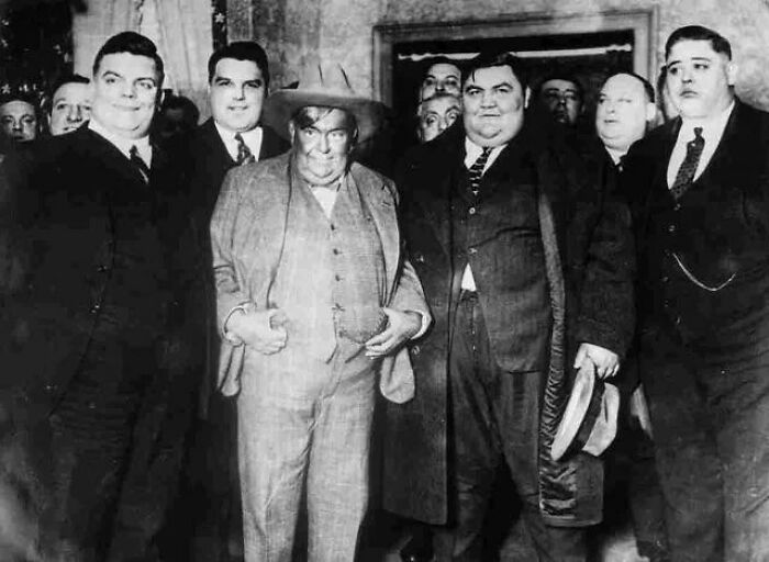 Fat Men's Club Of NY (1904) Members Had To Be At Least 200 Pounds, Pay A $1 Fee To Enter, And Learn A Secret Handshake And Password