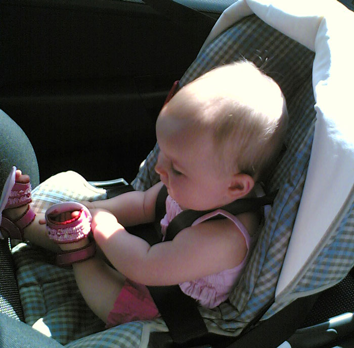 Mom Is Puzzled Whether It’s Ever OK To Leave Kids In The Car, Asks The Internet For Advice Mom Is Puzzled Whether It’s Ever OK To Leave Kids In The Car, Asks The Internet For Advice